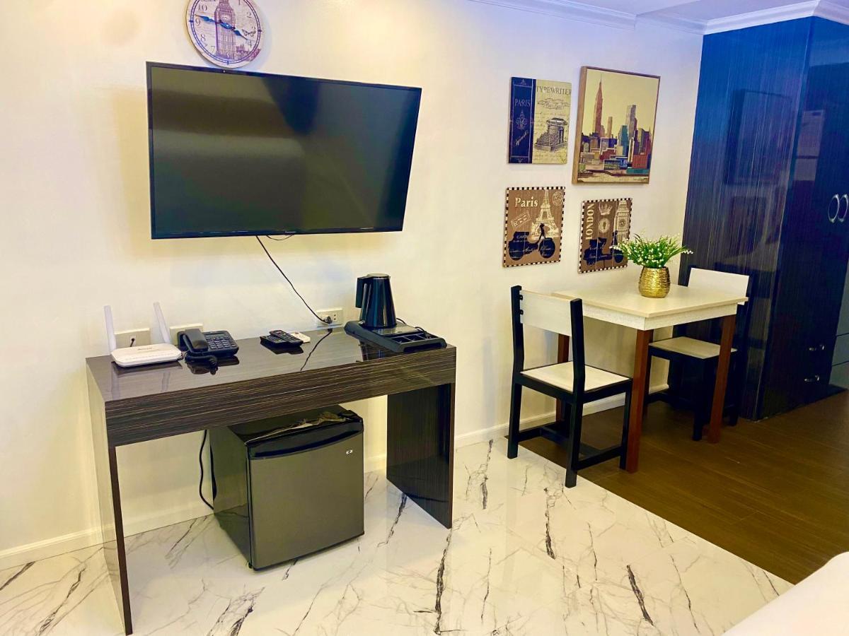 Makati Isabela Luxury Apartment Манила Екстериор снимка