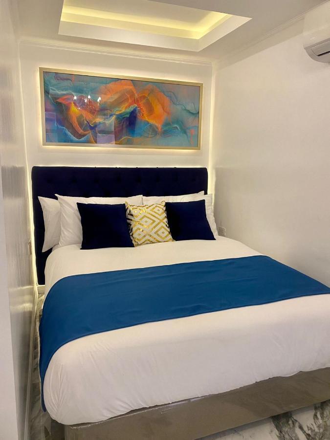 Makati Isabela Luxury Apartment Манила Екстериор снимка