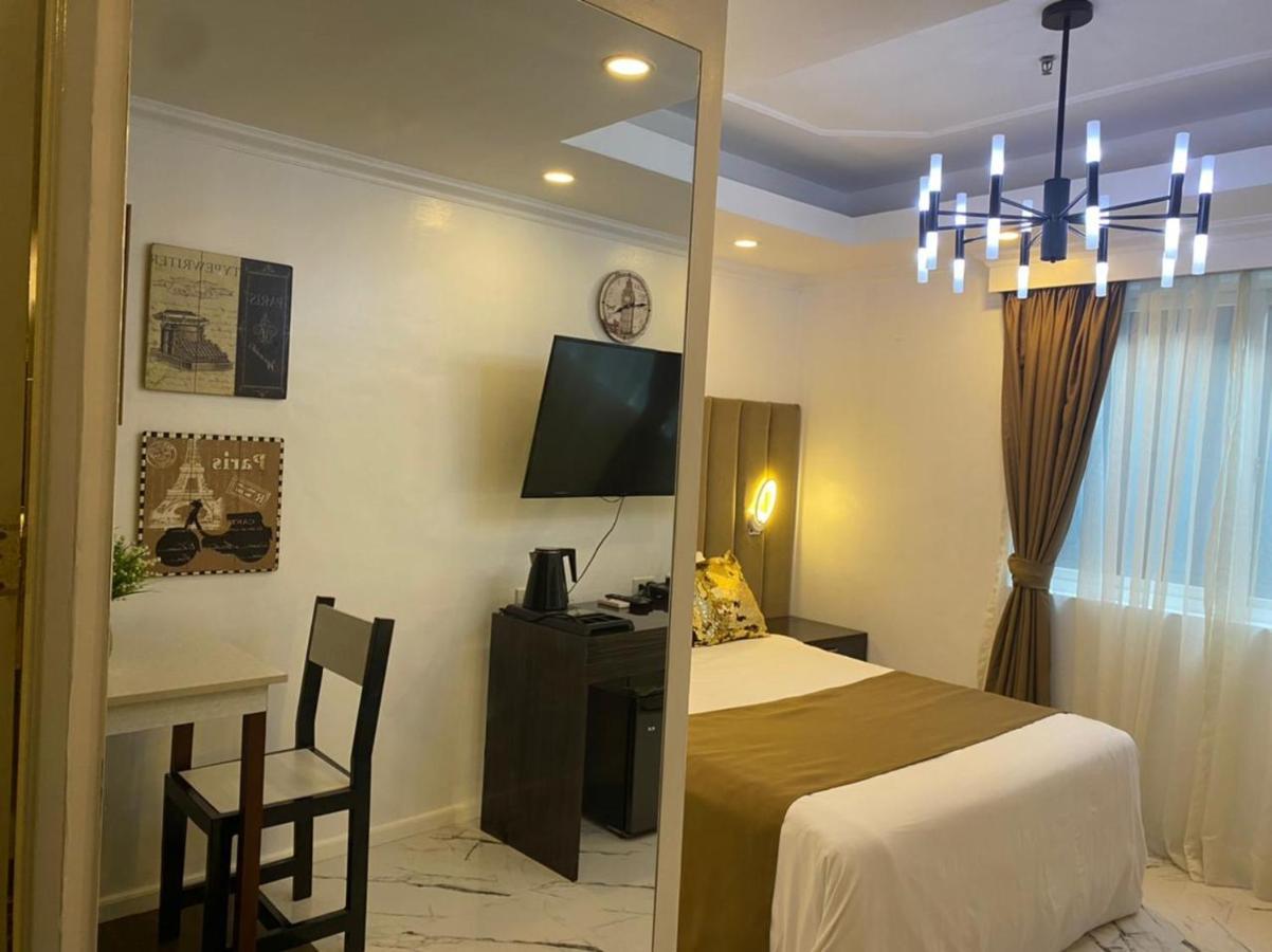 Makati Isabela Luxury Apartment Манила Екстериор снимка
