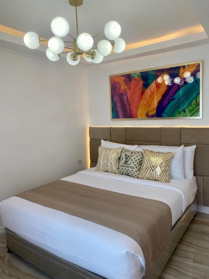 Makati Isabela Luxury Apartment Манила Екстериор снимка
