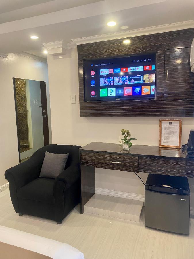 Makati Isabela Luxury Apartment Манила Екстериор снимка