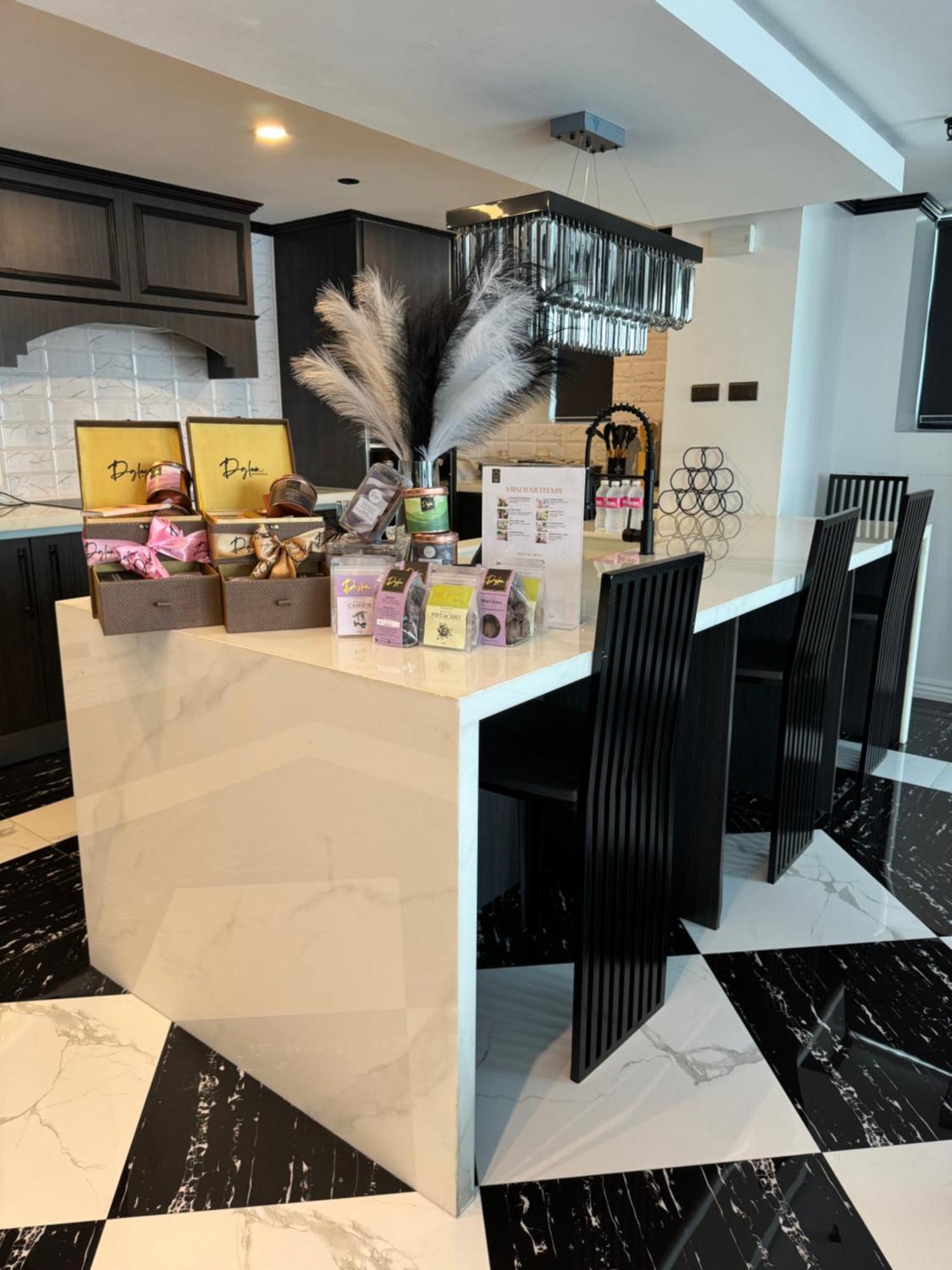 Makati Isabela Luxury Apartment Манила Екстериор снимка