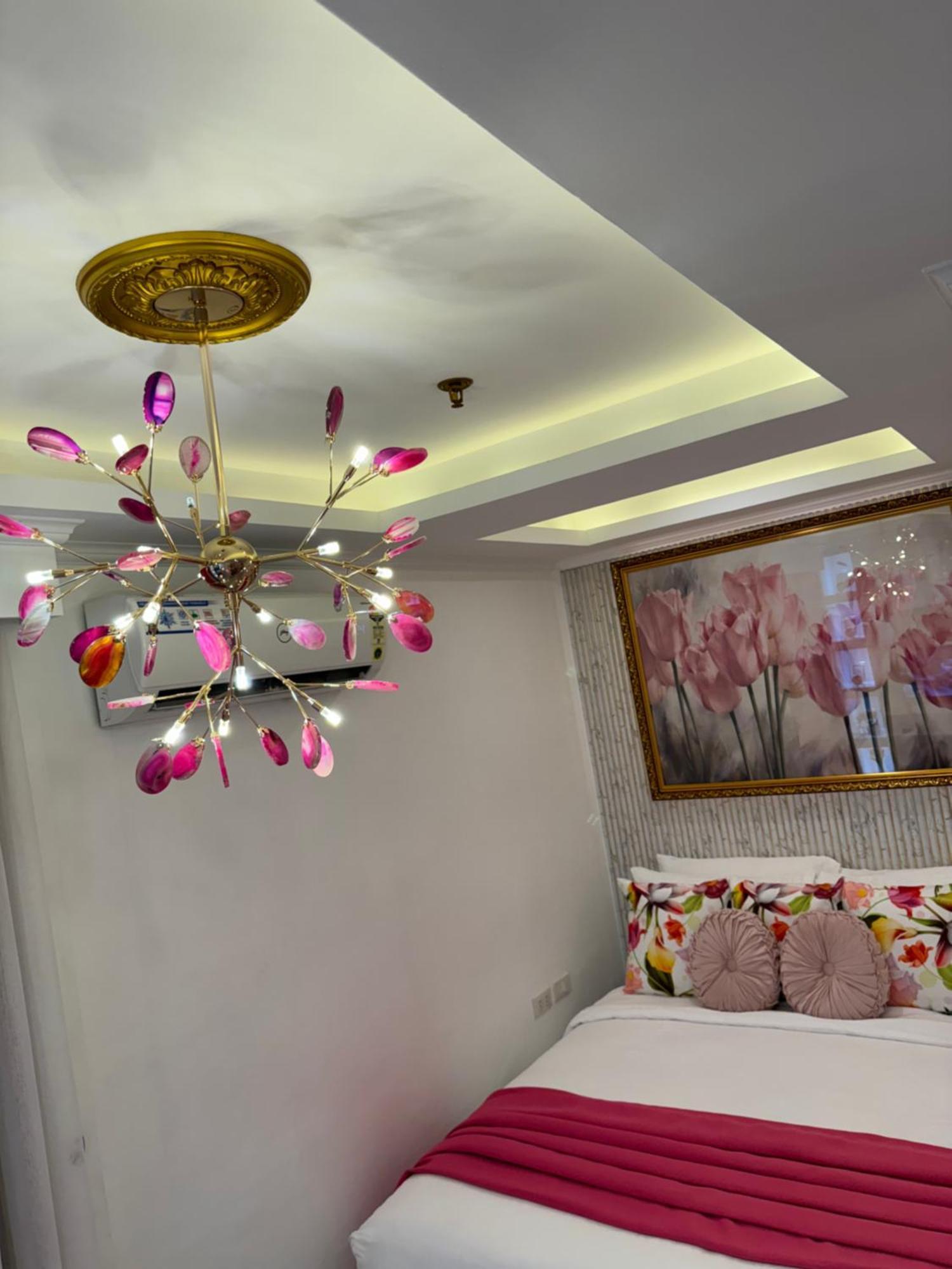 Makati Isabela Luxury Apartment Манила Екстериор снимка