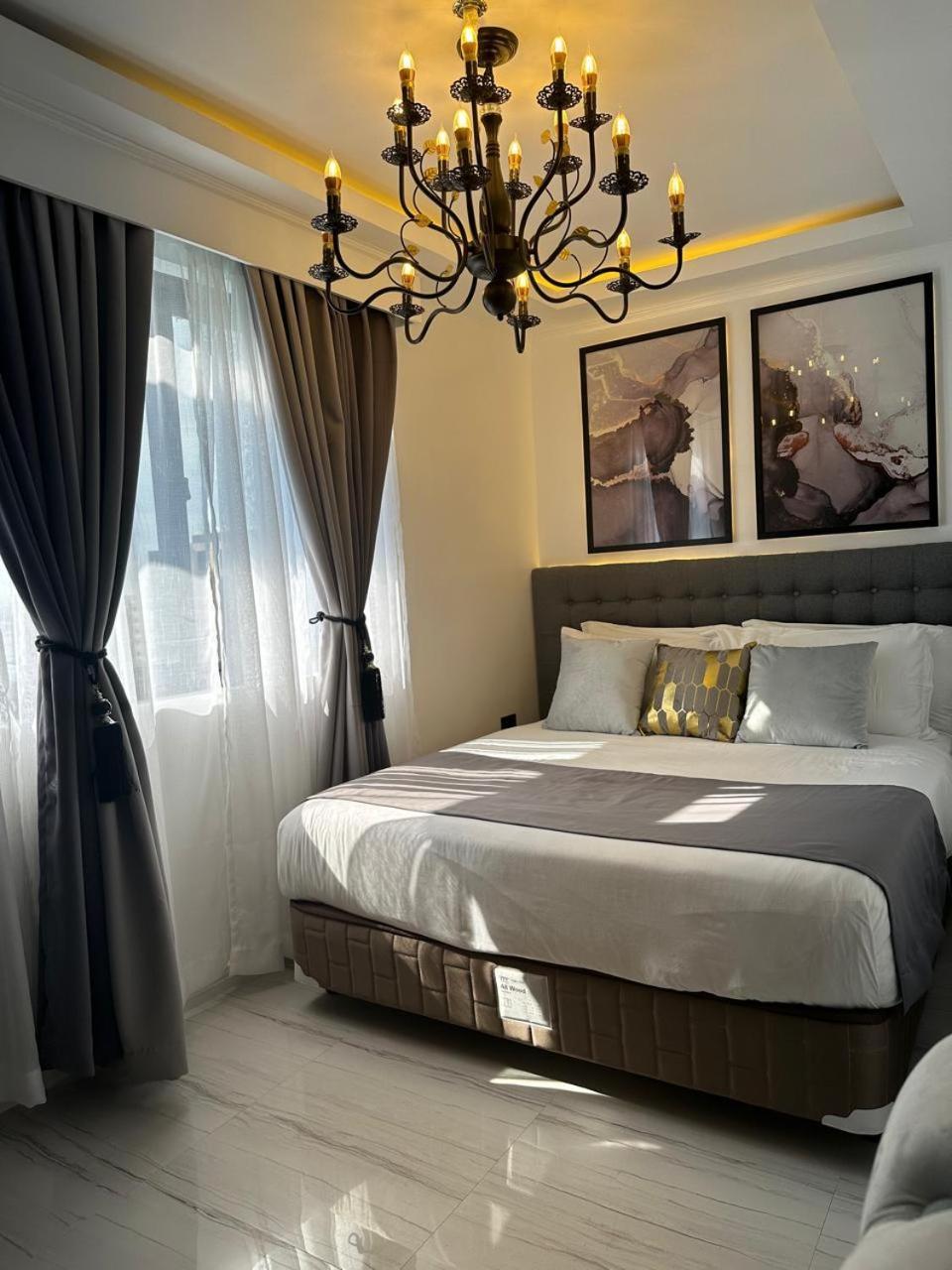 Makati Isabela Luxury Apartment Манила Екстериор снимка