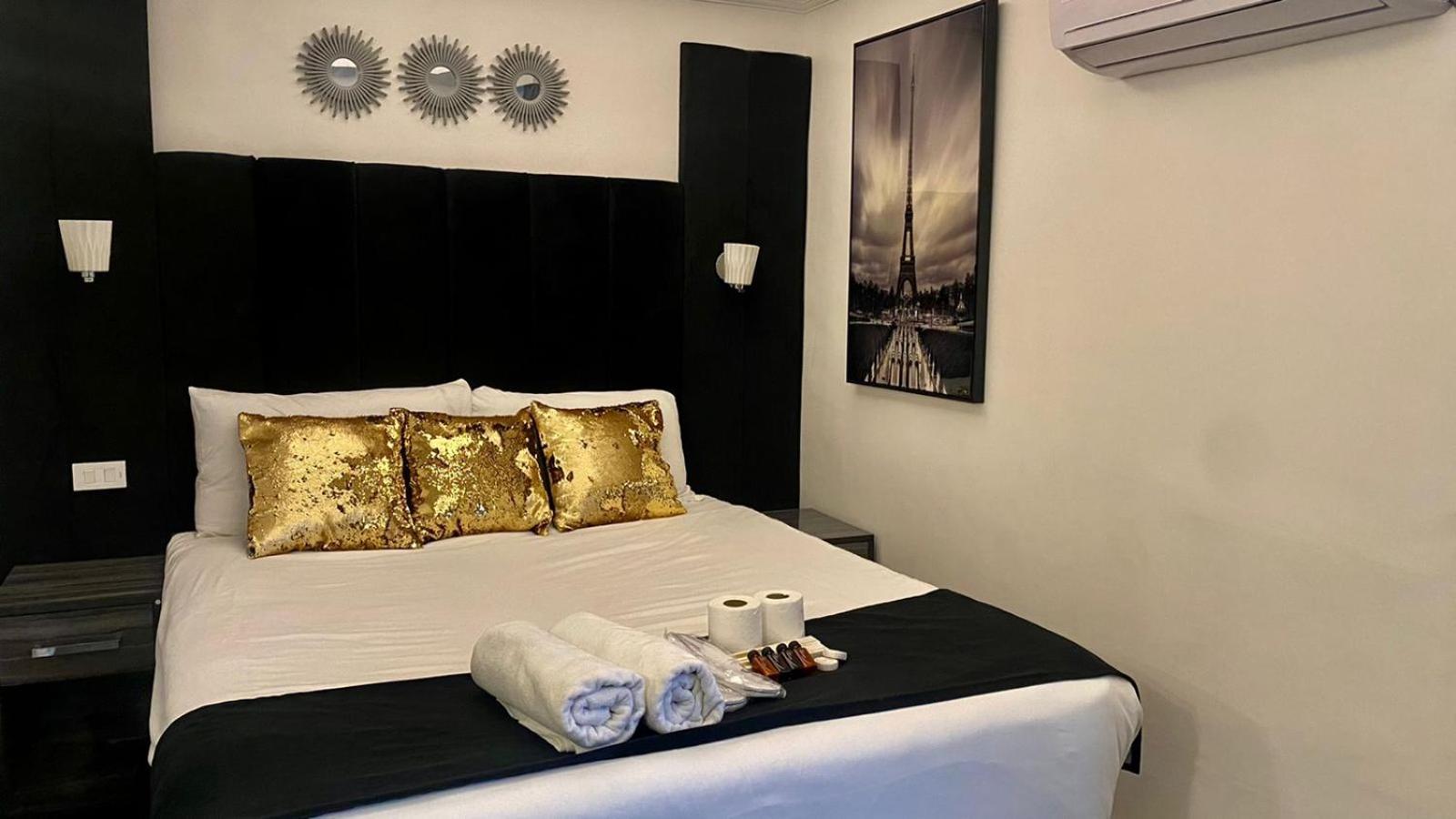 Makati Isabela Luxury Apartment Манила Екстериор снимка