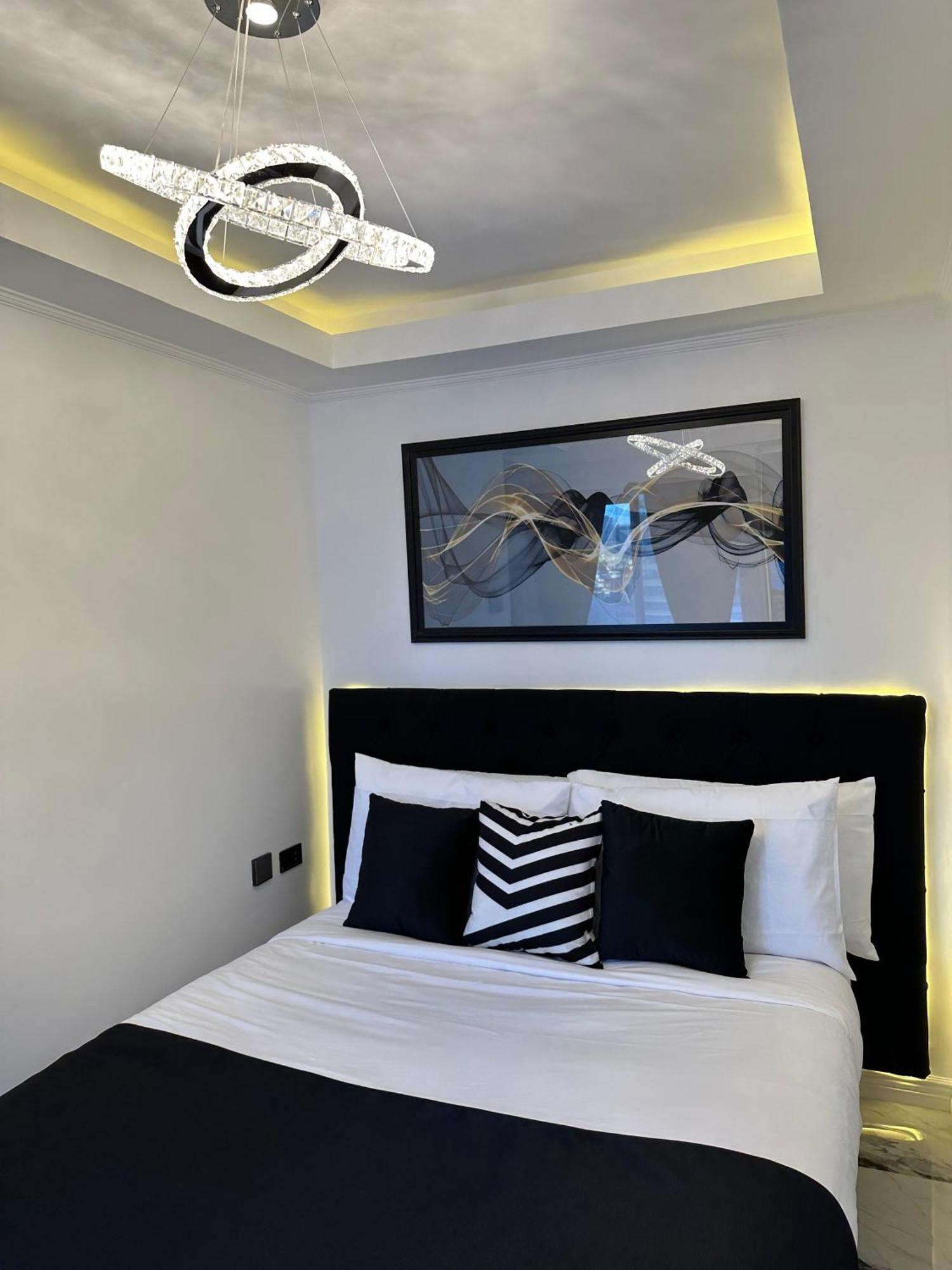 Makati Isabela Luxury Apartment Манила Екстериор снимка